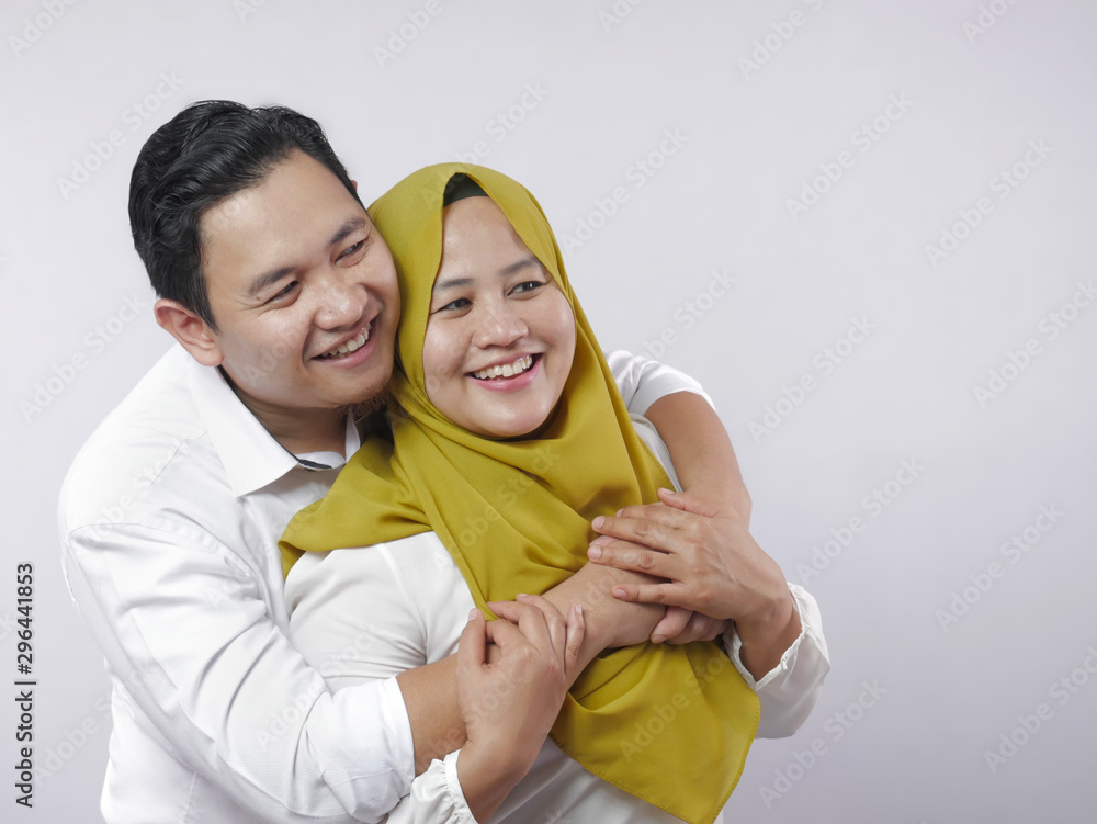 Fototapeta premium Happy Asian Muslim Couple