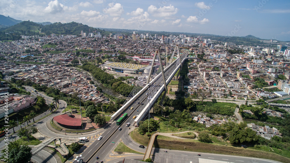 Vista aérea Viaducto César Gaviria Trujillo en la ciudad de Pereira Risaralda