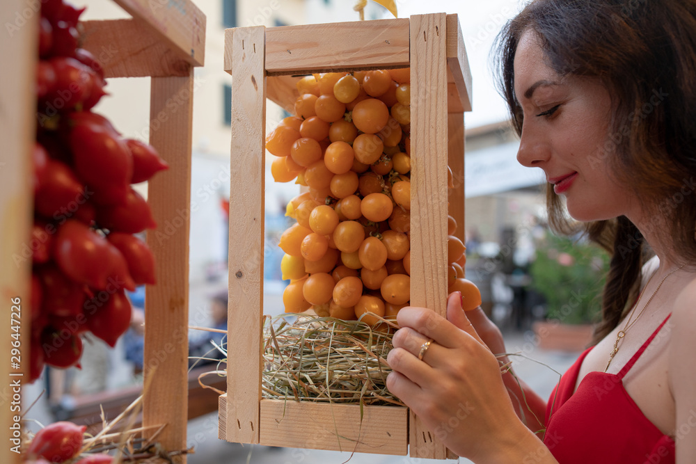 Obraz premium Wunderbare Frau in Italien Pisa