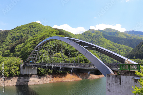 奥多摩湖の三頭橋（東京都奥多摩町）