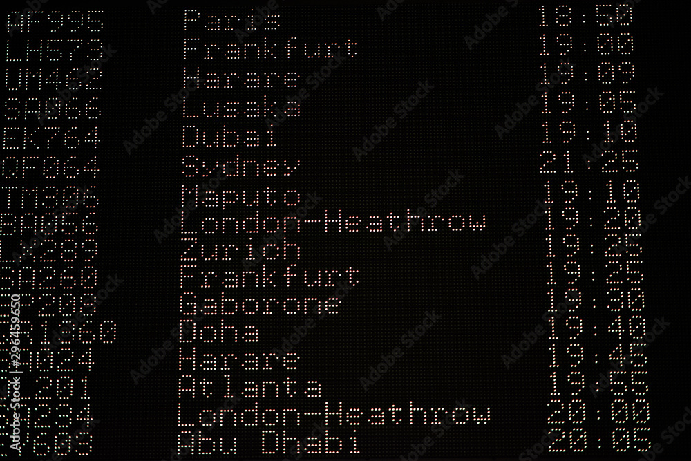 Φωτογραφία Electronic display of departing flights at airport
