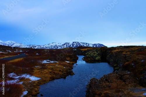 Icelandic river with mountains and landscape © Jan Zmek