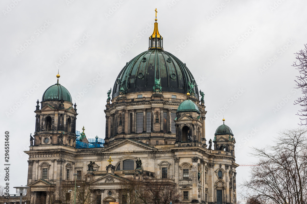  Berliner Dom or Berlin Cathedral, the common name for the Evangelical Supreme Parish and Collegiate Church in Berlin, Germany. It is located on Museum Island in the Mitte borough.
