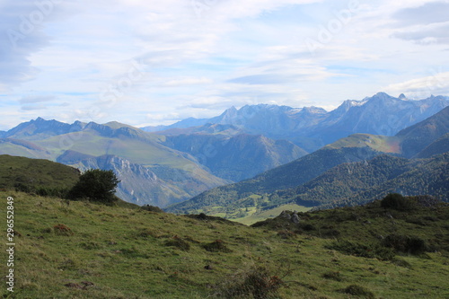 Wallpaper Mural Pic d'Escrets - Pyrénées Torontodigital.ca