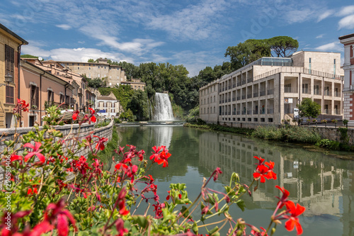 Foto Scenic waterfall of Isola del Liri, small town in the province of Frosinone, Laz