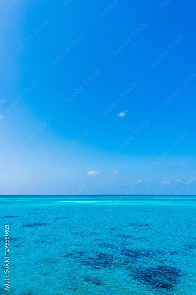 Obraz premium 宮古島の海 Beautiful beach in Miyakojima Island, Okinawa.