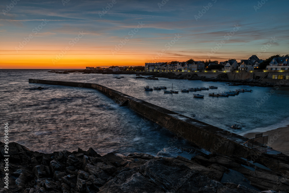 Sonnenuntergang am Meer in der Bretagne