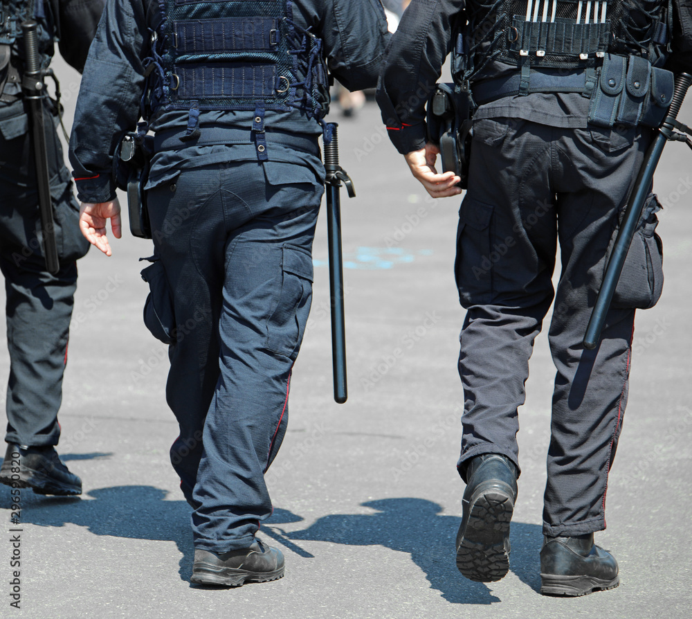 cops with riot gear cops with riot gear