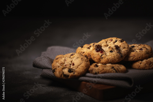 chocolate chip cookies (ID: 296596075)