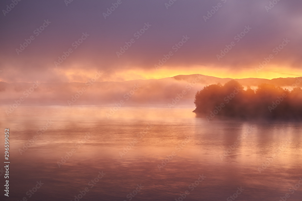 Fototapeta premium Sunrise in autumn with some bright colors