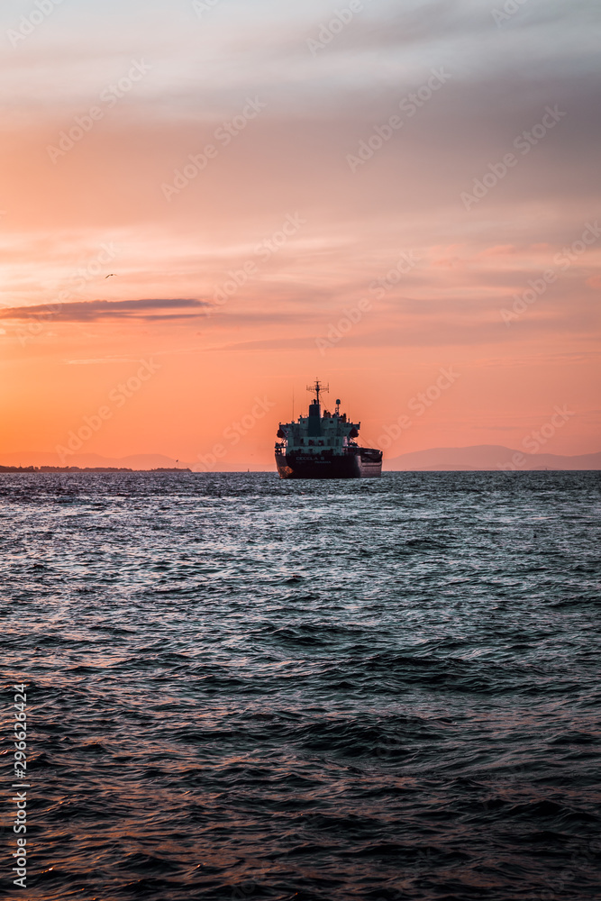 Obraz premium izmir and sunset