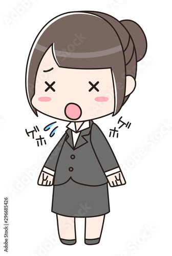 手で口を抑えずに咳をしているスーツの女性