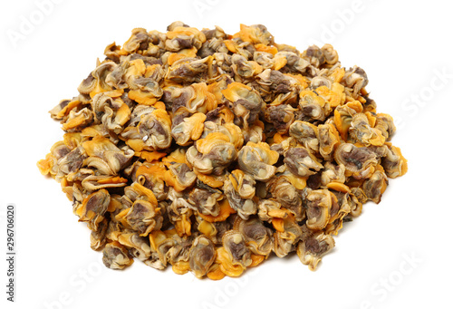 Canvastavla Fresh boiled cockle meat on white background