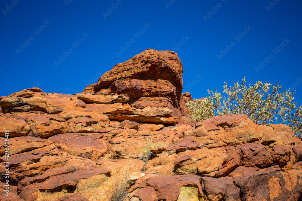 Rote Felsen in der Wüste
