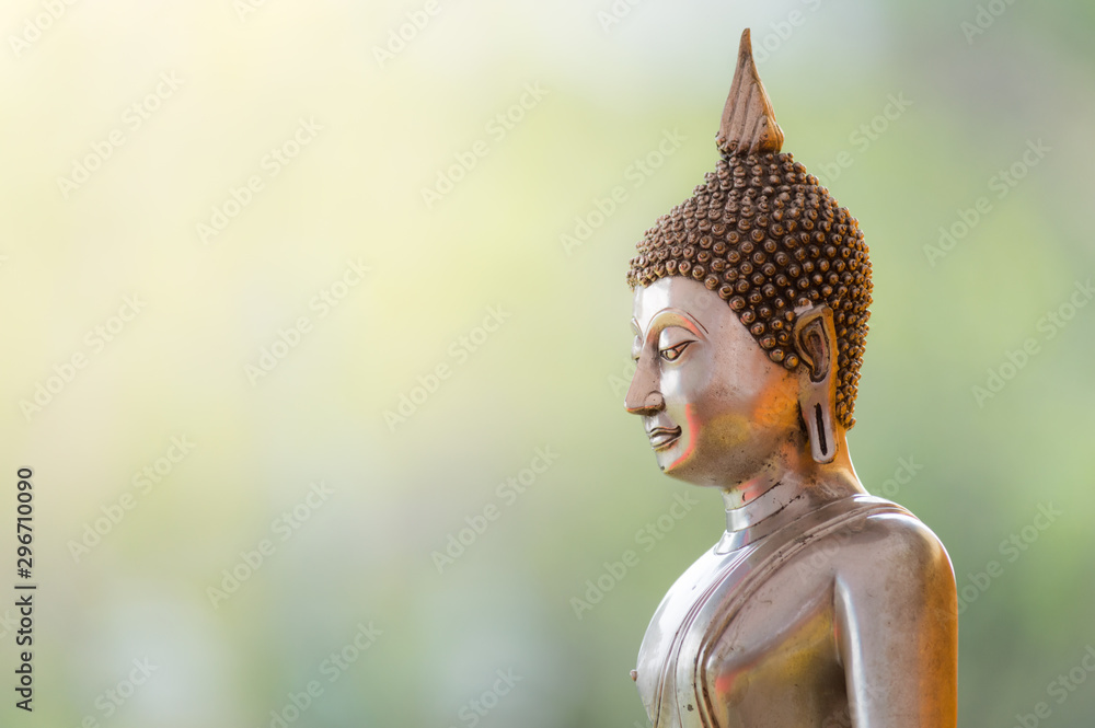 Obraz premium Old statue of buddha