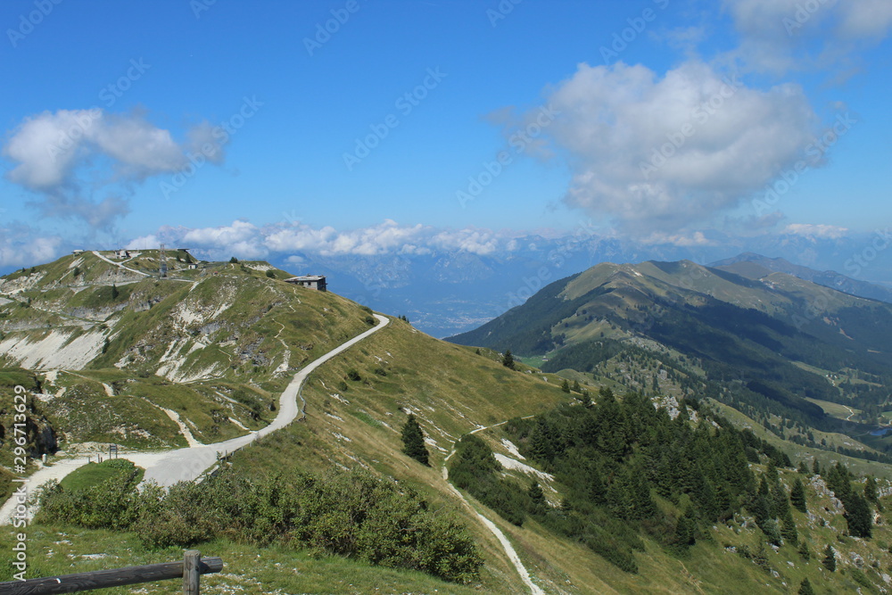 road in mountains in Monte Grappa (landscape, mountain, sky, nature, mountains, green, hill, panorama, blue, view, tree, forest, beatiful, alberi, montagna ,cielo, natura, collina)