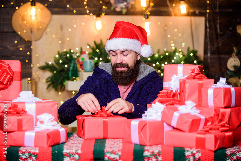 christmas presents delivery. Boxing day. hipster santa hat. Christmas shopping. happy bearded man. happy new year. Xmas present box. winter shopping sales. holiday celebration christmas presents delivery. Boxing day. hipster santa hat. Christmas shopping. happy bearded man. happy new year. Xmas present box. winter shopping sales. holiday celebration