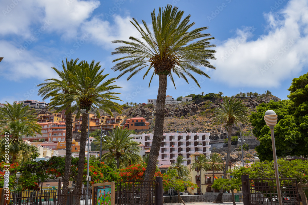 Altstadt mit Palmen in San Sebastian / La Gomera