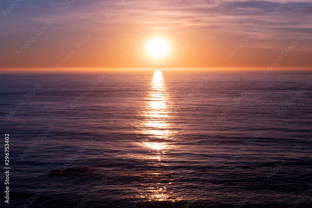 Obraz premium Sunset Over the Ocean