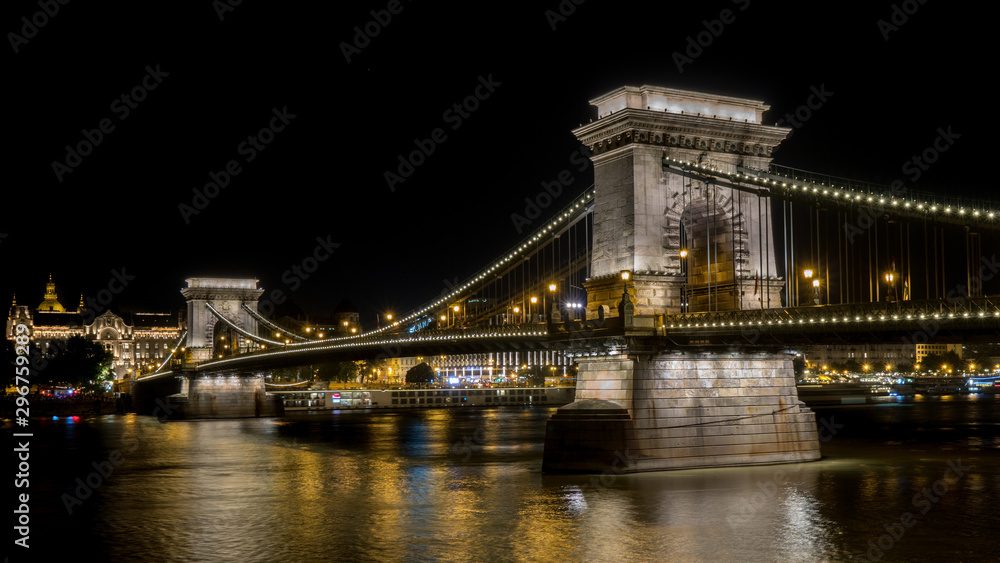 Fototapeta premium Night view of the Illuminated Szechenyi Chain Bridge. Budapest, Hungary.