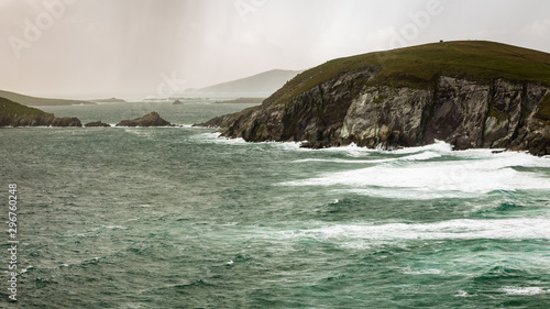 Quadro su tela coumeenoule harbour in south west ireland on the dingle peninsula on an autumn e