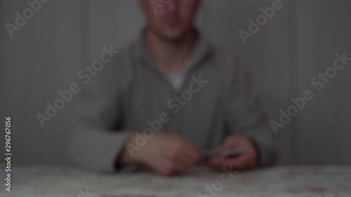 L'origine delle carte da gioco è ignota, ma le prime testimonianze del loro uso risalgono alla Cina poco dopo l'invenzione della carta