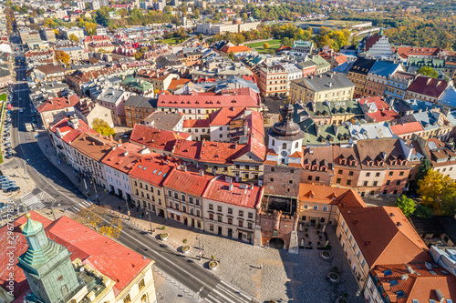Lublin - Brama Krakowska i stare miasto widziane z powietrza. Turystyczna część Lublina z lotu ptaka.