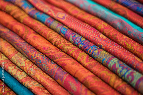 Fotografía Traditional Indian fabric store