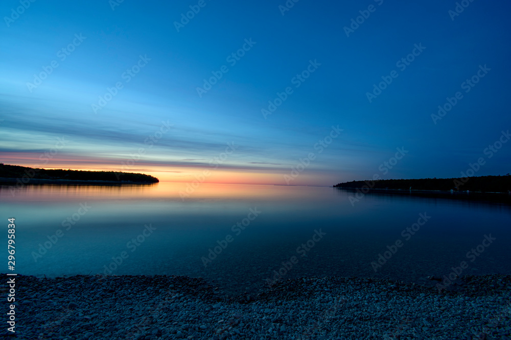 Fototapeta premium twilight over schoolhouse beach
