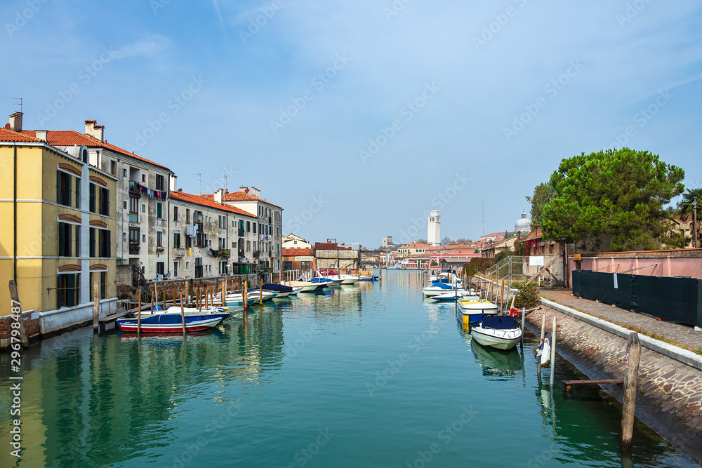 Historische Gebäude in der Altstadt von Venedig in Italien