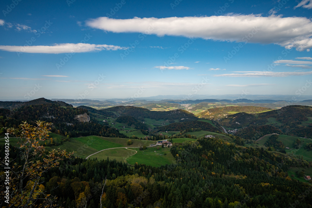 Fototapeta premium Aussicht von der Belchenflue an einem schönen Herbsttag im Baselbiet