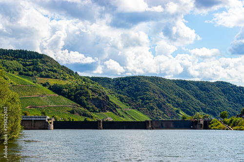 Wallpaper Mural Schleuse Wintrich an der Mosel, Gemeinde Bernkastel-Kues, Rheinland-Pfalz, Deutschland Torontodigital.ca