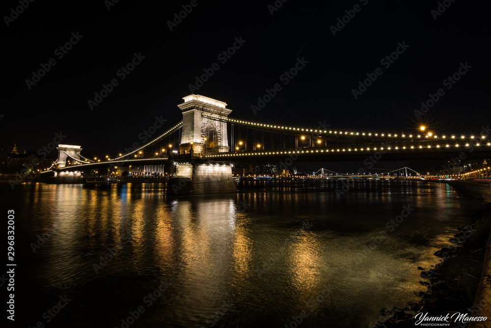 Obraz premium Budapest by night, Hongrie