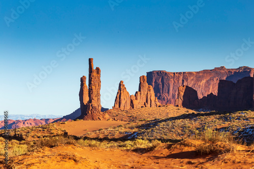 Monument Valley on a sunny day © Joe