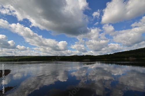Fototapeta Naklejka Na Ścianę i Meble -  between the river and the sky: the foothills of the Ural Mountains along the Vishera