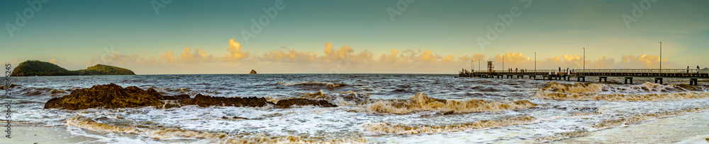 Obraz premium panorama of palm cove beach Qld Australia 