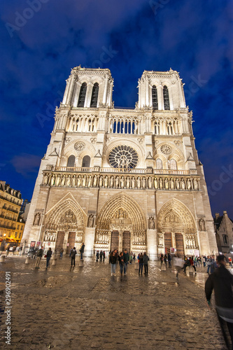 Evening view on Notre Dame de Paris