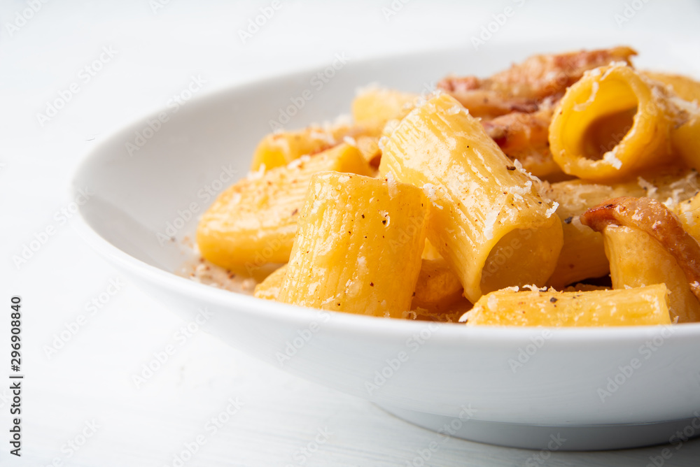 Piatto di pasta alla gricia, Cucina Tipica Italiana Piatto di pasta alla gricia, Cucina Tipica Italiana