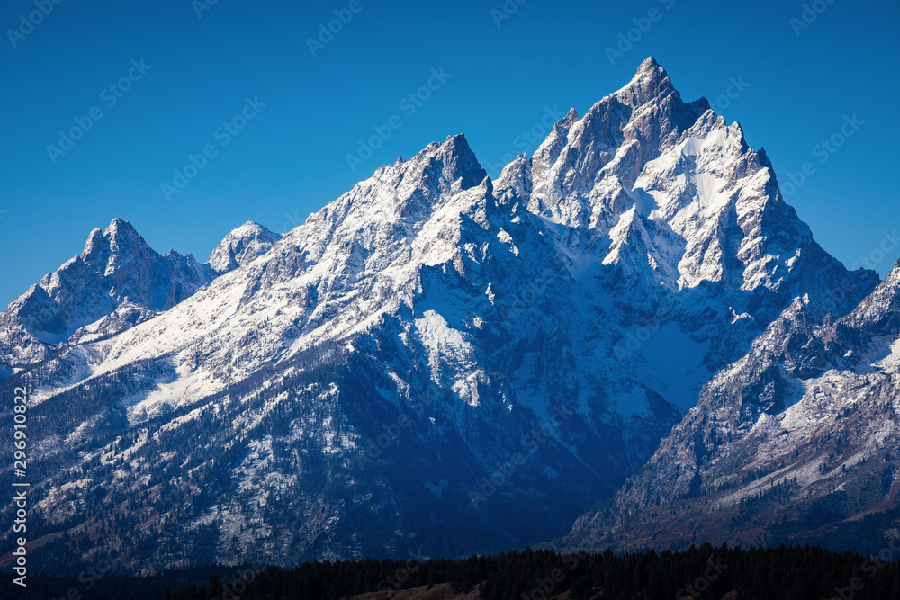 Obraz premium Snow cover peak of Grand Teton, Wyoming