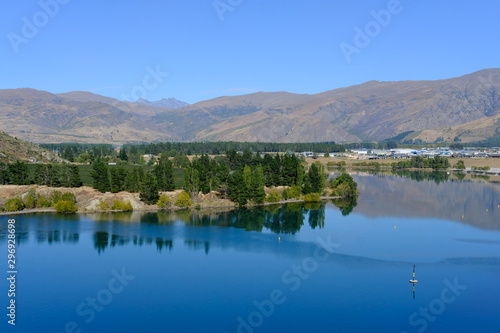 Fototapeta Naklejka Na Ścianę i Meble -  Cromwell and Lake Dunstan, Otago, South Island, New Zealand