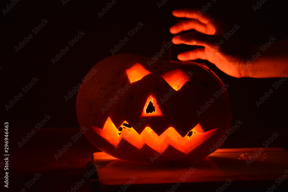 Fototapeta premium Spooky Halloween jack-o'-lanterns