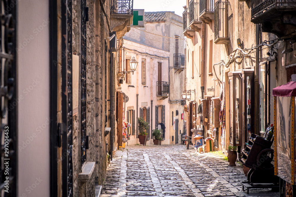 Street of the ancient city of Erice. Sicily, Italy - obrazy, fototapety, plakaty 