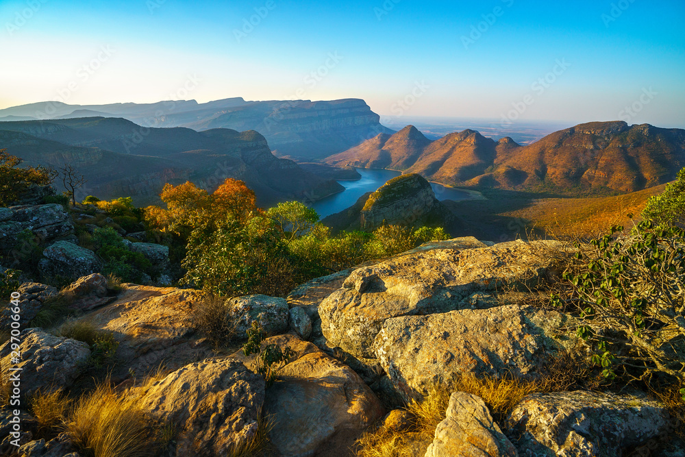 Obraz premium three rondavels and blyde river canyon at sunset, south africa 45