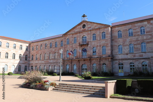 Hôtel de ville de la commune de Caluire et Cuire - Département du Rhône - Ancienne Maison des Frères des Ecoles Chrétiennes photo