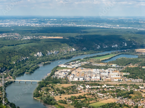 vue aérienne de la ville de Saint-Aubin-les-Elbeuf en Seine Maritime en France