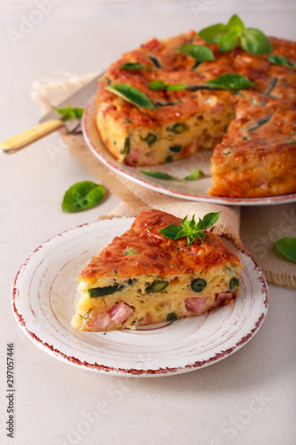 Ham, cheese and green beans quiche