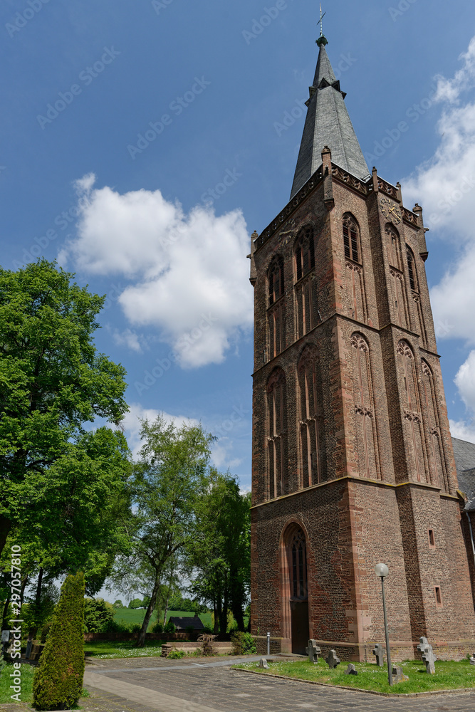 Pfarrkirche St.Martinus, Niederembt