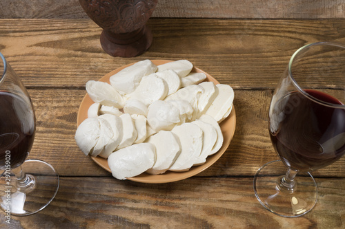 mozzarella cheese with wine and