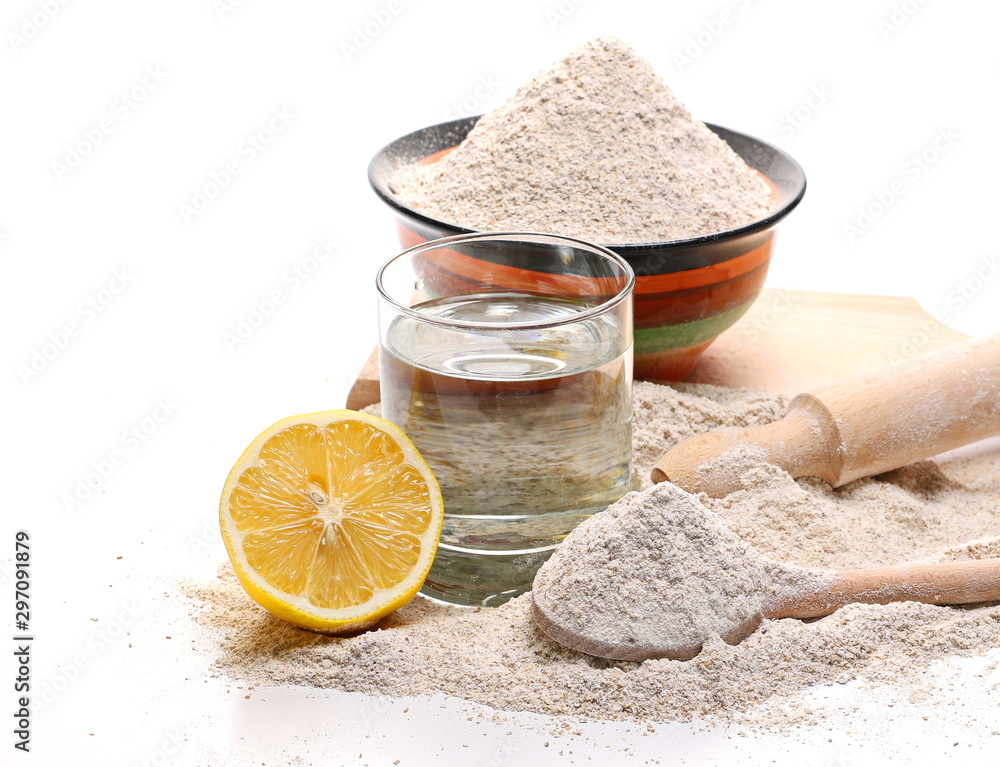 Integral rye flour pile in bowl, half lemon, glass water, spoon, chopping  board and wooden rolling pin isolated on white background – Stock-Foto |  Adobe Stock