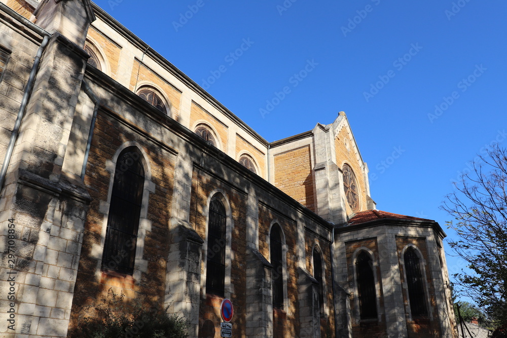 Eglise catholique Immaculée Conception dans la commune de Caluire et Cuire - Département du Rhône - France